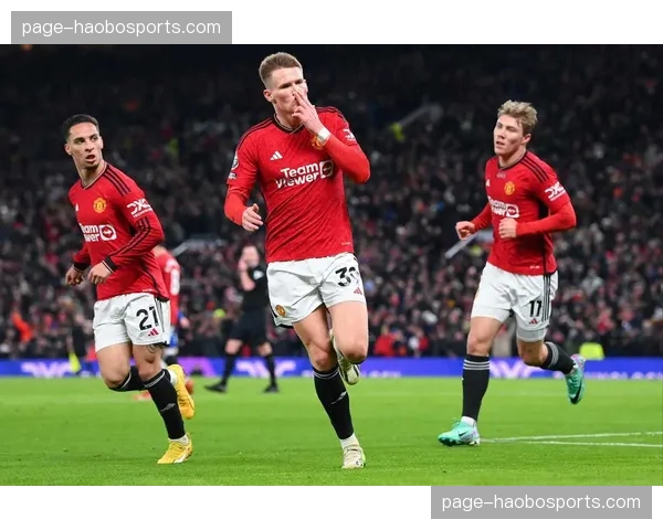 曼联55分暂列第三 滕哈格球队防守改进但客场稳定性待提升